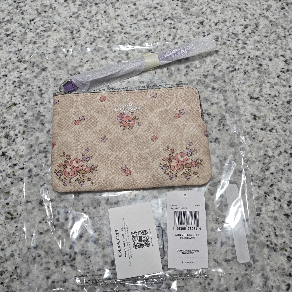 Coach Corner Zip Wristlet In Signature Canvas With Floral Print (Lilac/Sand)